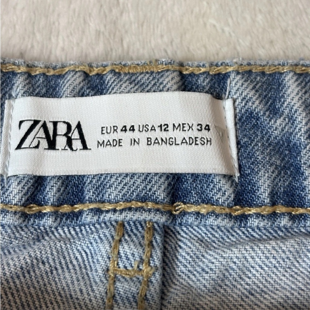 Zara Women's Relaxed Distressed Blue Jeans Size 12 - Picture 3 of 7